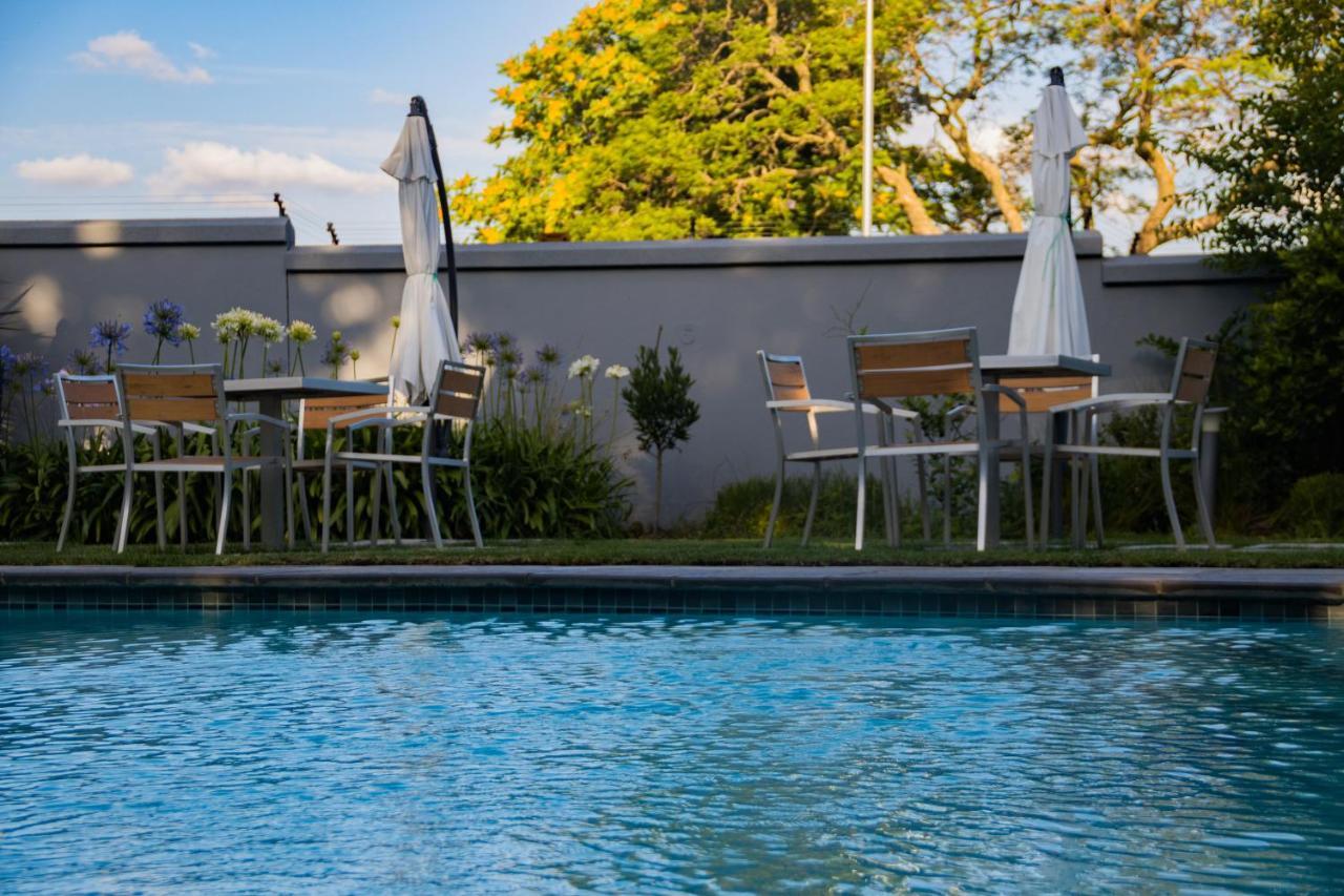 The Max Hotel Sandton Johannesburg Exterior photo