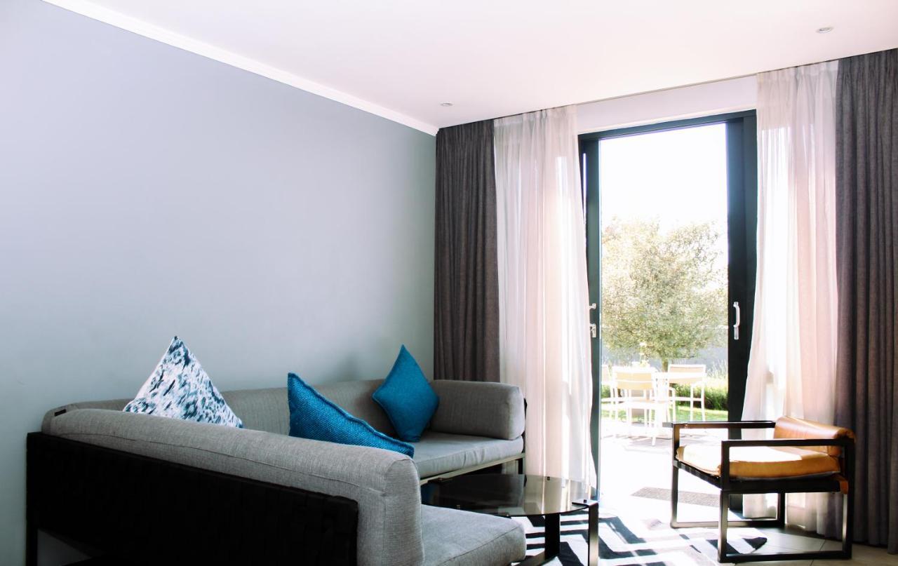 The Max Hotel Sandton Johannesburg Exterior photo