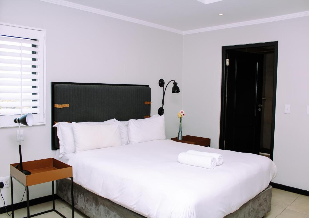 The Max Hotel Sandton Johannesburg Exterior photo