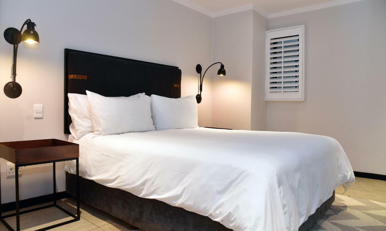 The Max Hotel Sandton Johannesburg Exterior photo