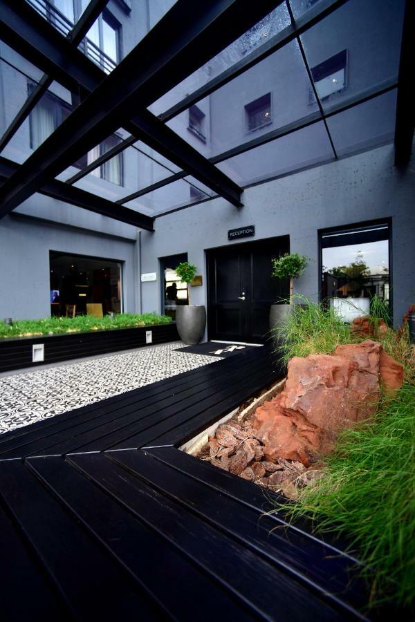 The Max Hotel Sandton Johannesburg Exterior photo